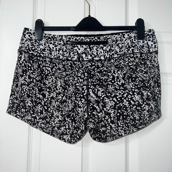 Lululemon Run Times Short II 4" Chirasu Black/Chirakasu Alpine White Size 10 - Picture 4 of 6